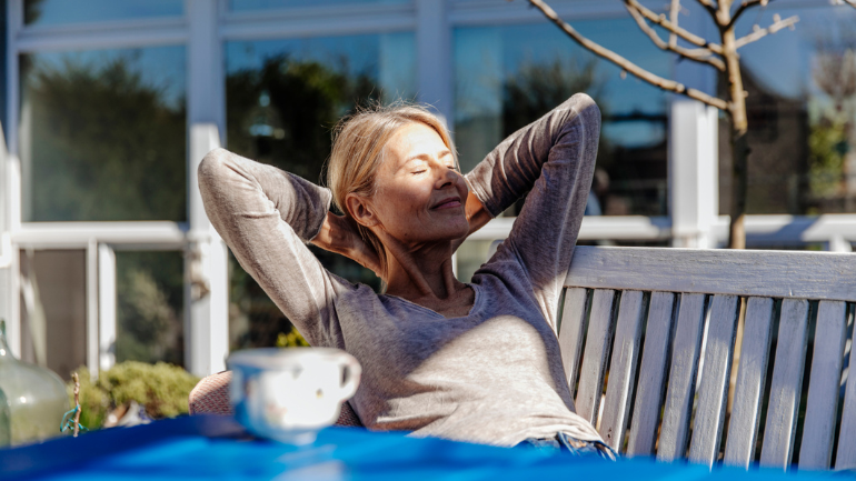 Donna che prende il sole MyApotecaNatura Community